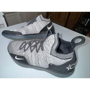 Kevin Durant Kd11 Zoom Nike Sneakers Size 13 Preowned in great condition